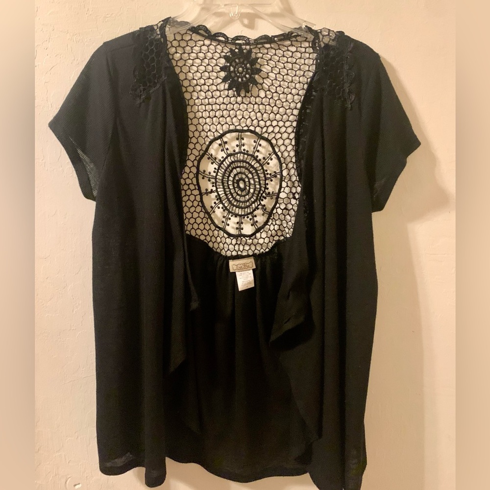 🎀Everblue black shortsleeved mandala floral crochet top- Large
